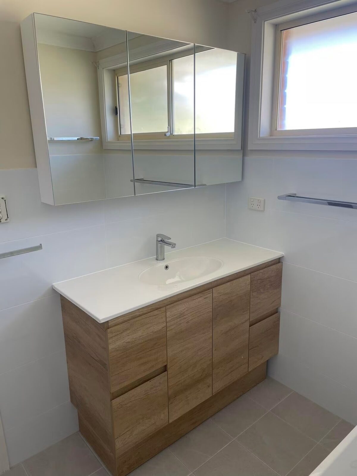 Bathroom & Kitchen